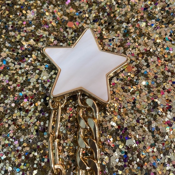💋🎁White & Gold Bracelet with White Accent and two glorious gold link chains - Picture 7 of 9